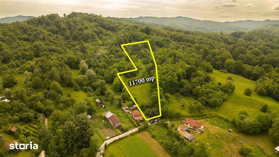 Teren de 11600 mp, în Valea
