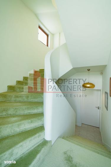 Casă cu 7 camere cu Teren 215 Mp în Centrul Istoric