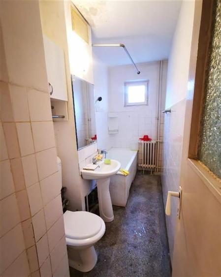 Apartament cu 3 camere nedecomandat în Circumvalațiunii