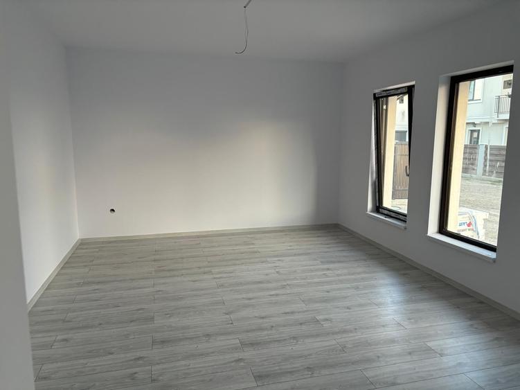 Casă individuală cu 3 camere cu Canalizare în Popas Păcurari