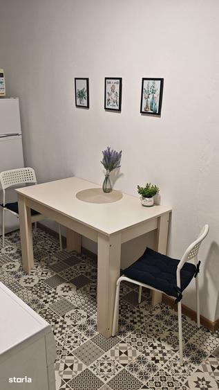 Apartament cu 2 camere semidecomandat în Tractorul