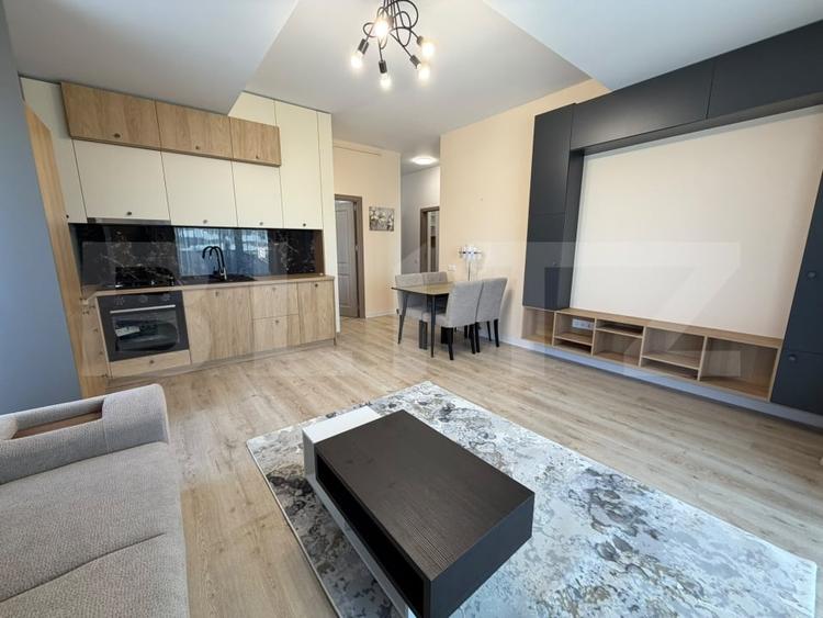 Apartament cu 3 camere decomandat, mobilat în Florești