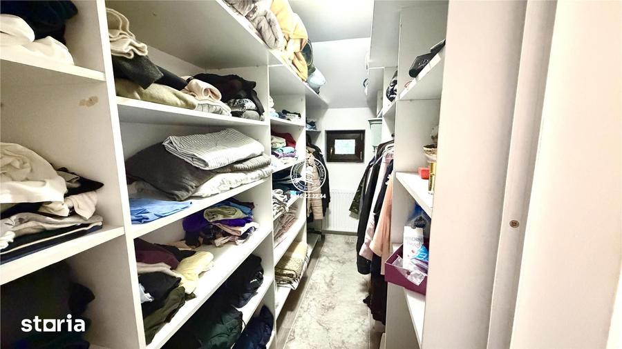 Casă cu 5 camere cu Teren 1000 Mp în Aroneanu