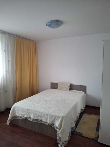 Apartament cu 2 camere decomandat în Precista
