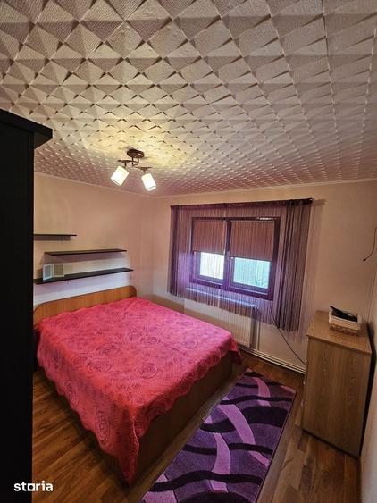 Apartament cu 2 camere decomandat în Calarași 4