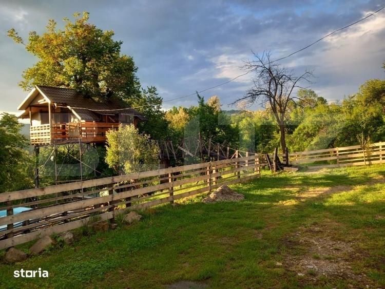Casă cu 3 camere decomandat în Pietrari