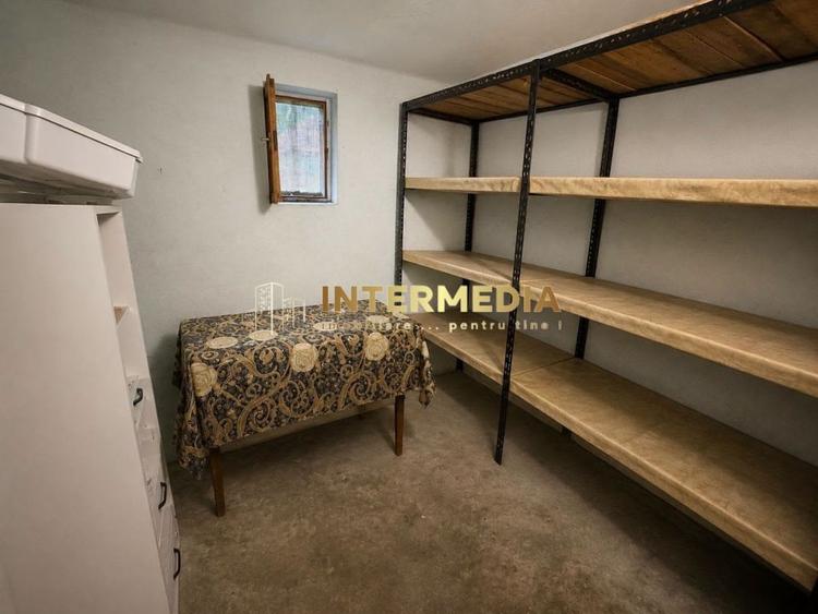 Casă individuală cu 7 camere cu Teren 810 Mp în Meteș