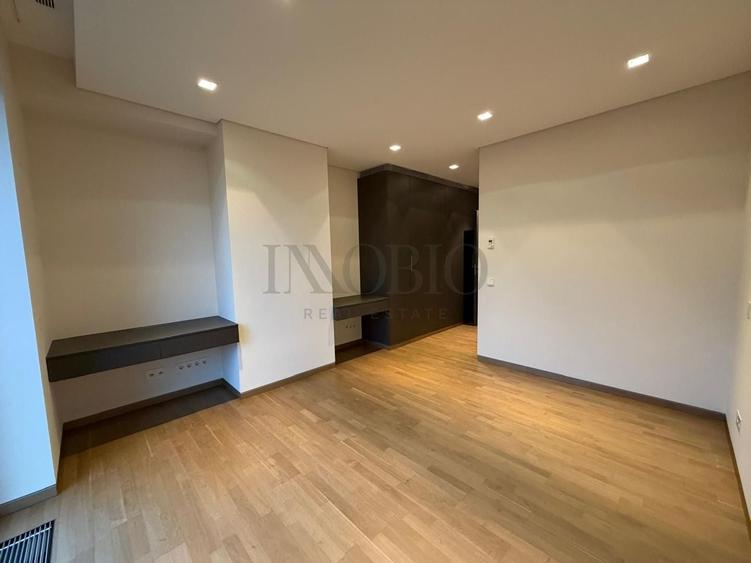 Apartament cu 4 camere în Primăverii