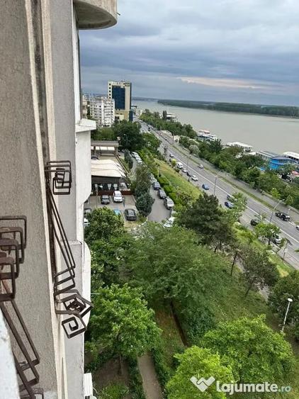 Apartament cu 3 camere decomandat în Faleză