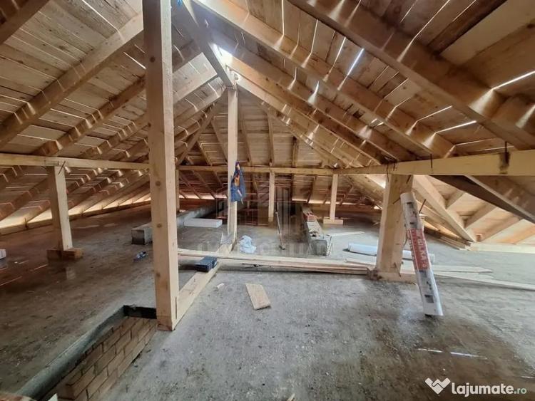 Casă cu 4 camere cu Teren 500 Mp în Sânpetru