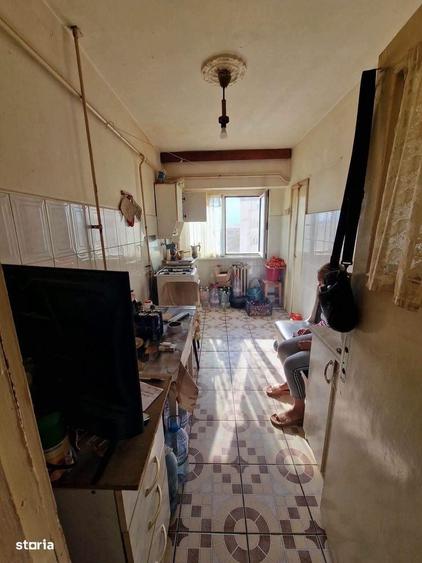 De vanzare apartament cu 4 camere decomandat, balcon, 2 bai , boxa - 1