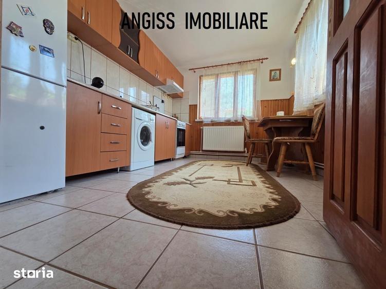 Casa cu Mansarda ?i ie?ire la balta, 1500 mp teren - Loc.MINERI - 10