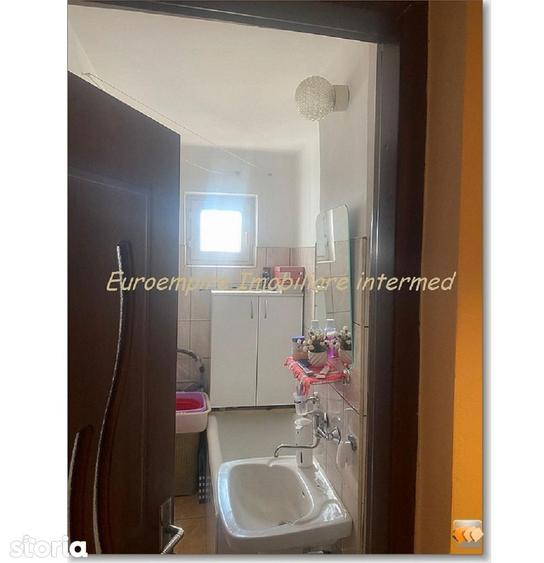 Apartament cu 2 camere semidecomandat în Km 4