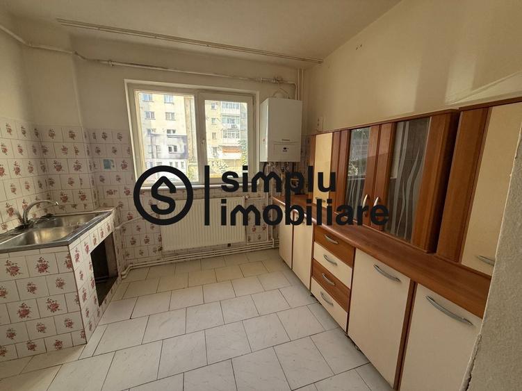 Apartament cu 2 camere semidecomandat în Craiovița Nouă