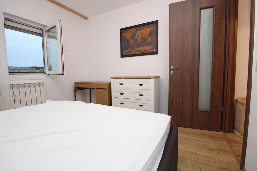 Apartament cu 3 camere decomandat în Drumul Taberei