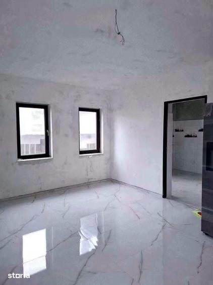 Casă cu 6 camere cu Teren 517 Mp în Central