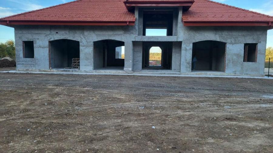 Casă individuală cu 5 camere cu Teren 1200 Mp în Periș