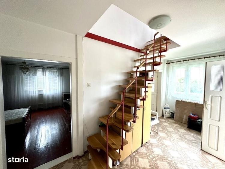 Casă cu 4 camere în Dâmbul Rotund