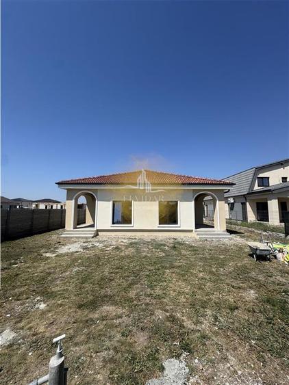 Duplex cu 3 camere cu Canalizare în Moșnița Nouă