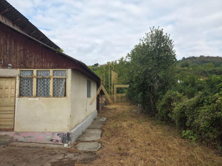 Casă individuală cu 2 camere cu Canalizare în Gioseni