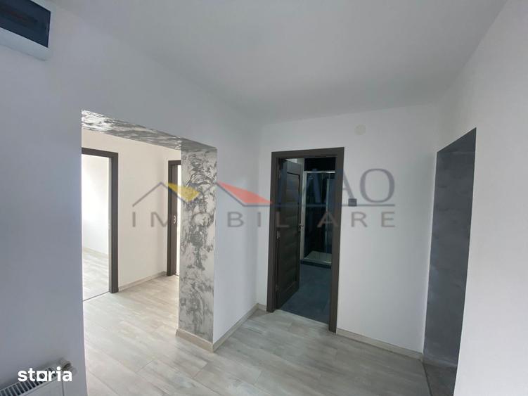 Casă cu 8 camere cu Teren 700 Mp în Semicentral
