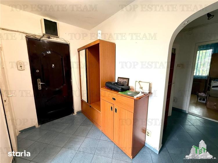 Apartament cu 2 camere decomandat în Drumul Taberei — fotografia 1