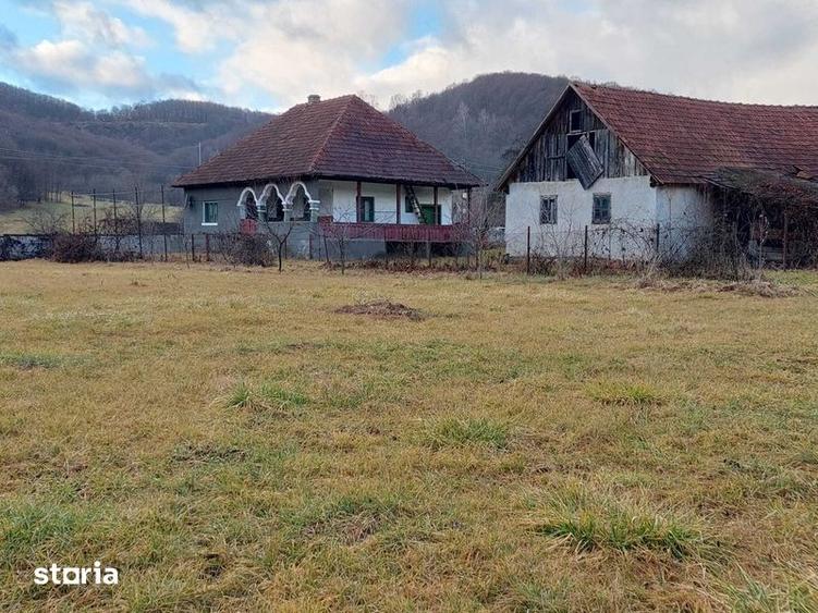 Casă cu 3 camere cu Teren 135 Mp în Băița