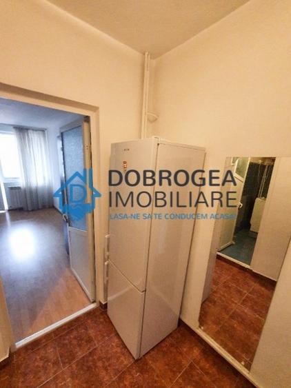 Garsonieră decomandată, mobilată în Piața Nouă