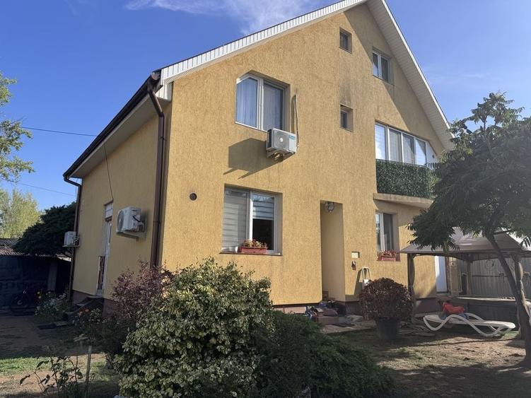 Casă cu 4 camere în Calea Clujului