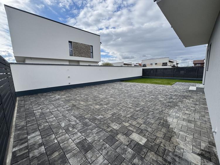 Duplex cu 4 camere cu Canalizare în Șelimbăr