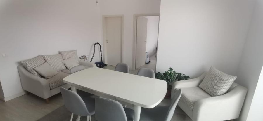 Apartament cu 3 camere semidecomandat, mobilat în Exterior Nord