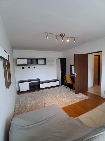 Apartament cu 2 camere decomandat în Tineretului