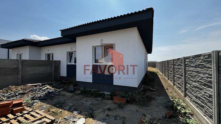 Duplex cu 3 camere cu Canalizare în Moșnița Nouă
