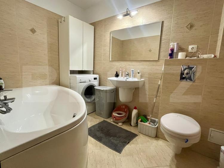 Apartament cu 2 camere decomandat, mobilat în Tractorul
