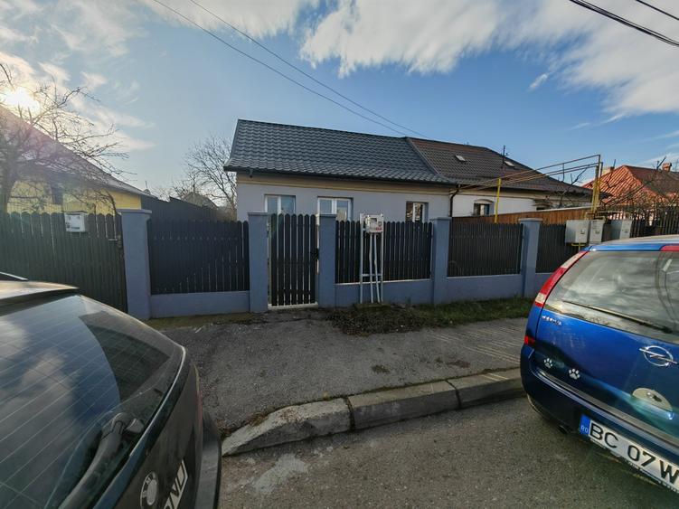 Casă individuală cu 3 camere cu Canalizare în Tache