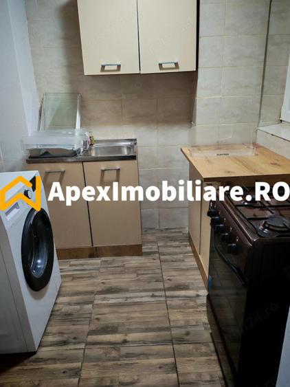 Apartament cu 3 camere decomandat în Tei