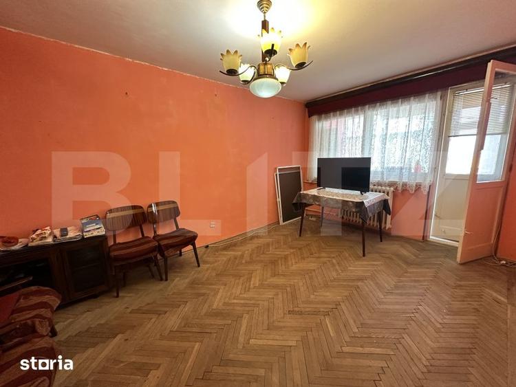 Apartament cu 3 camere decomandat în Valea Rosie