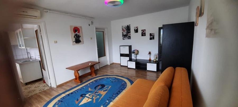Garsonieră decomandată în Central
