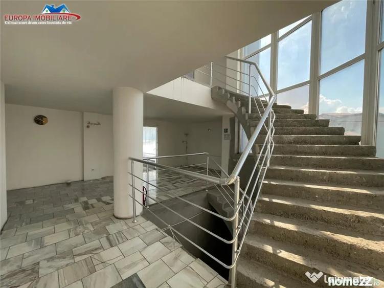 Spațiu comercial, de 450 mp, în Vest