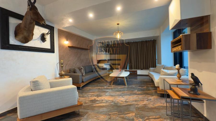 Penthouse cu 3 camere decomandat, mobilat în Nord