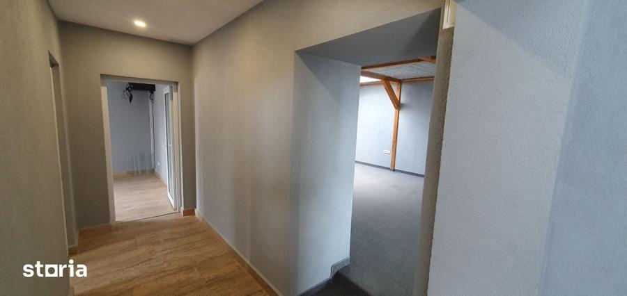 Spațiu comercial, de 780 mp, în Est