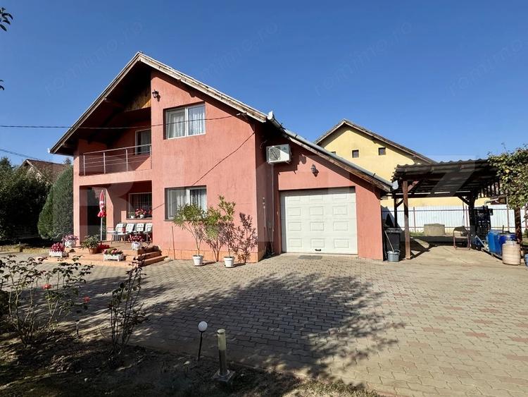 Casă cu Teren 600 Mp în Corunca