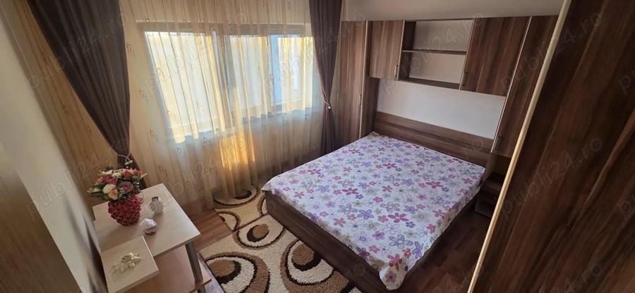 Apartament cu 3 camere semidecomandat, mobilat în Aradului