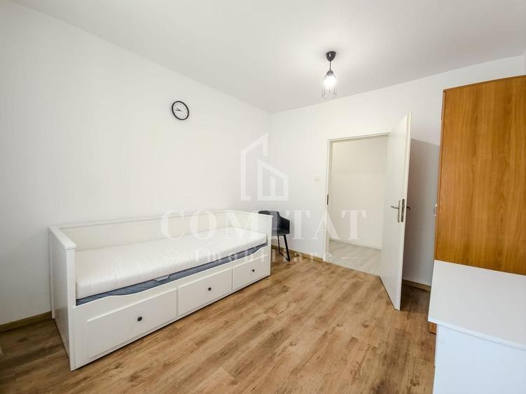 Apartament cu 3 camere decomandat, mobilat în Horea