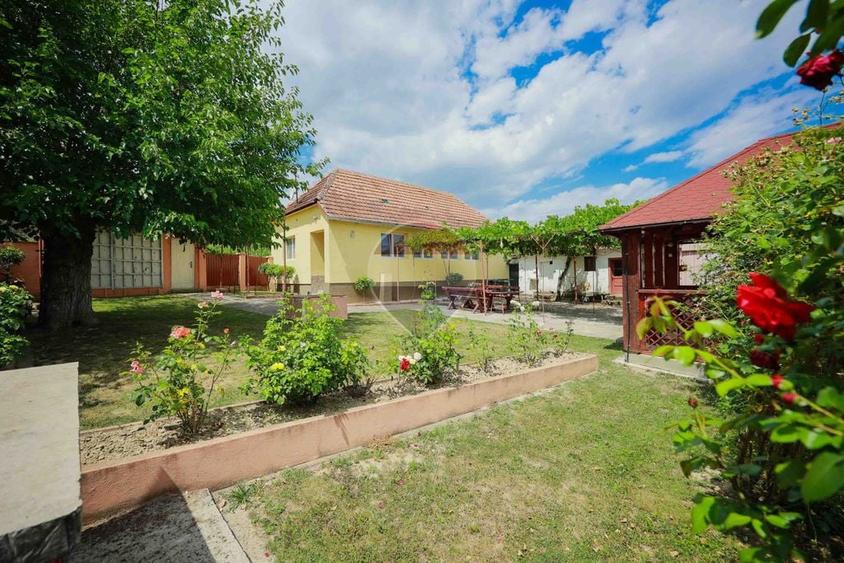 Casă cu 3 camere cu Teren 8788 Mp în Forosig