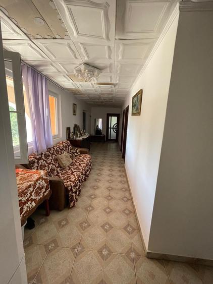 Casă cu 5 camere cu Garaj în Fântâna Doamnei