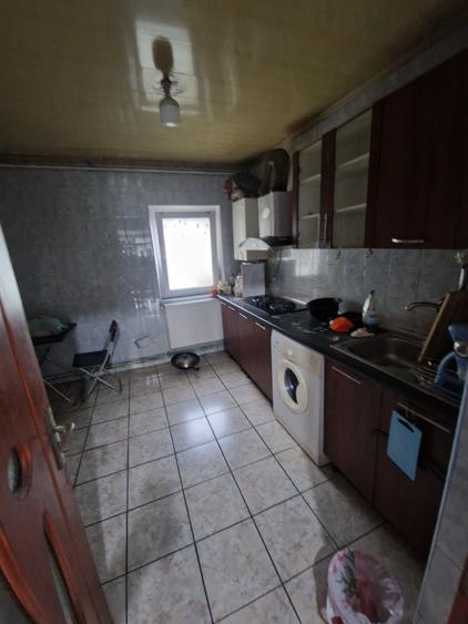 Apartament cu 4 camere decomandat în Colentina