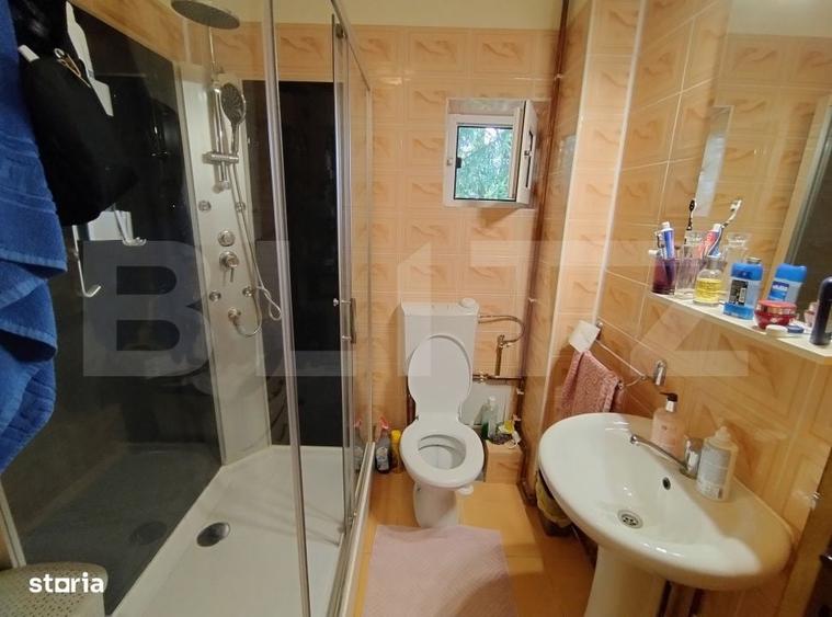 Casă cu 4 camere în Leamna de Sus