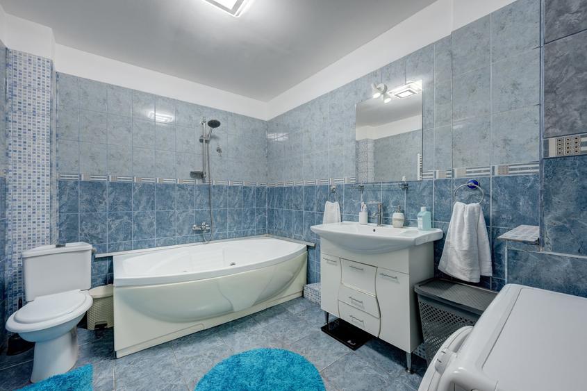 Casă individuală cu 4 camere cu Canalizare în Rahova