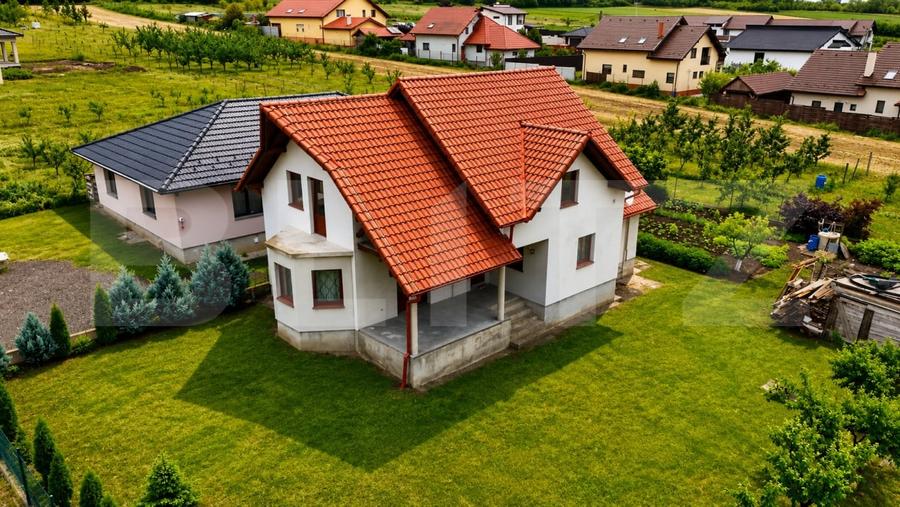 Casă individuală cu 4 camere cu Canalizare în Reghin